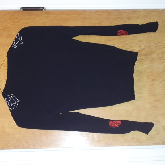 Hell Bunny Skull and Rose sweater sz xs - Picture 6 of 6
